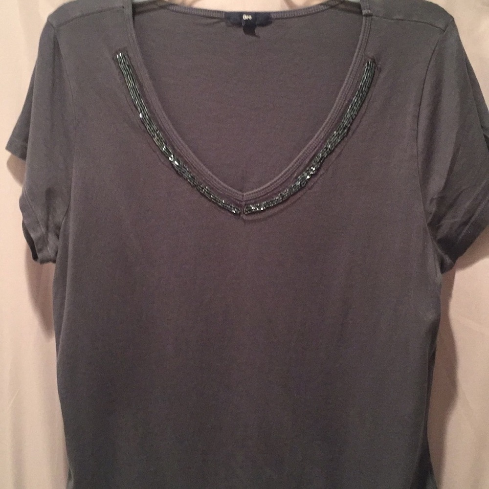 Gap vneck top